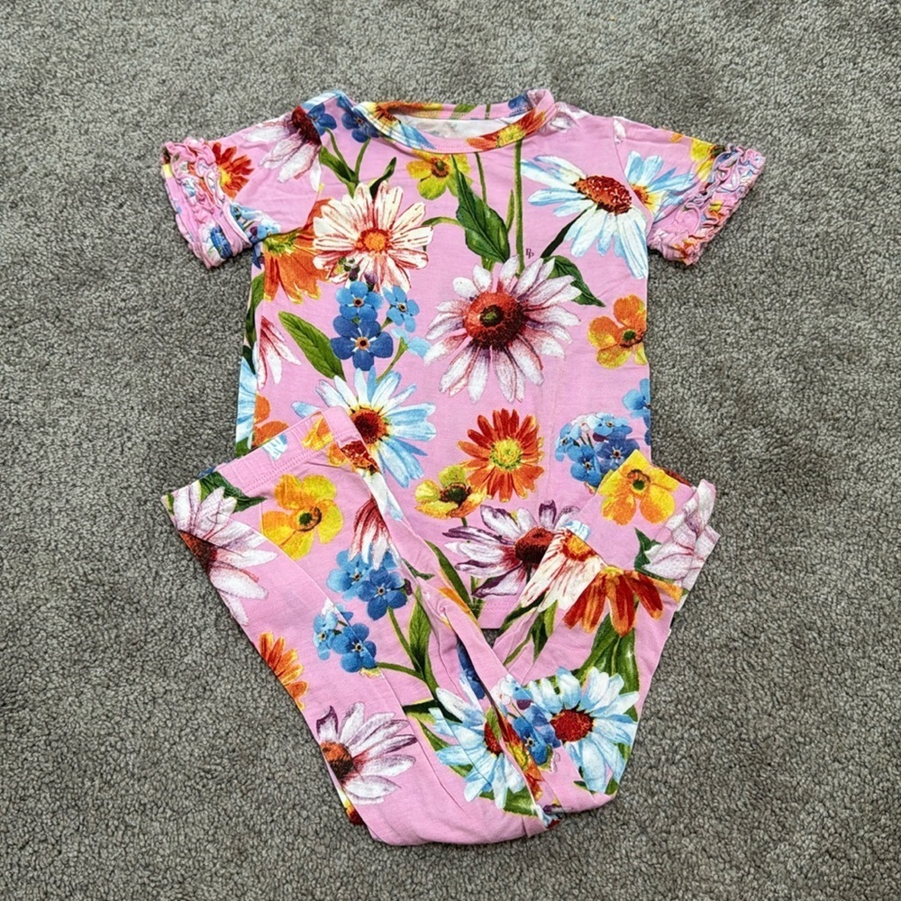 Posh Peanut Kaighleigh Ruffled Short Sleeve Pajama